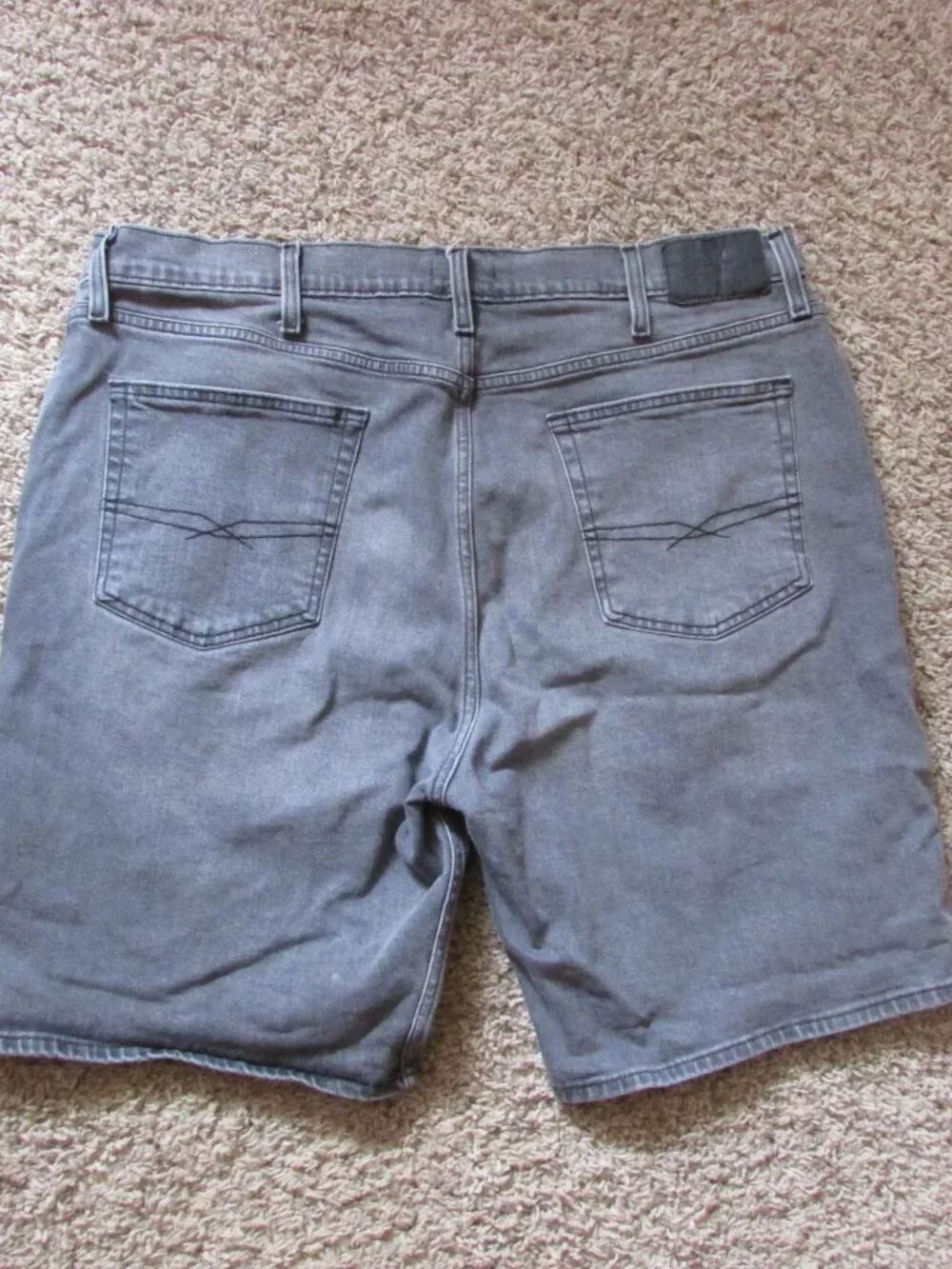 Signature by Levi Strauss 40 Lighter Gray Denim Shorts Jorts EUC 9